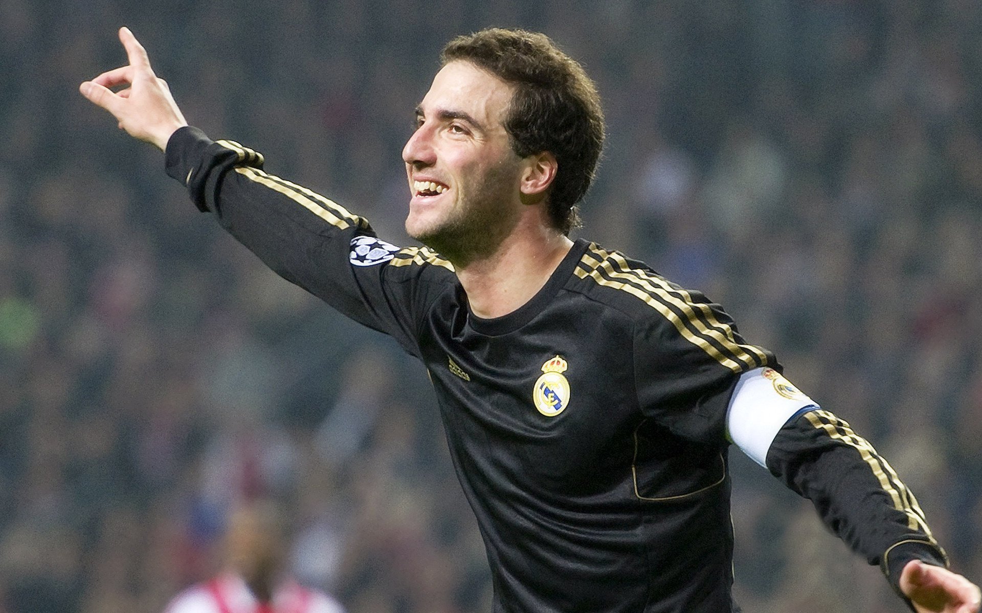 利拉德持续制造杀伤,湖人轻取马刺,一场攻防节奏的完美演绎