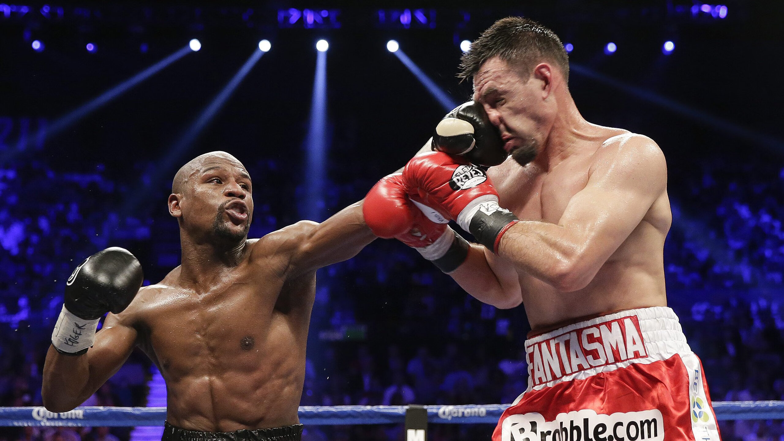 赛道上的独舞,杰伦·格林在F1街道赛之夜的传奇突破